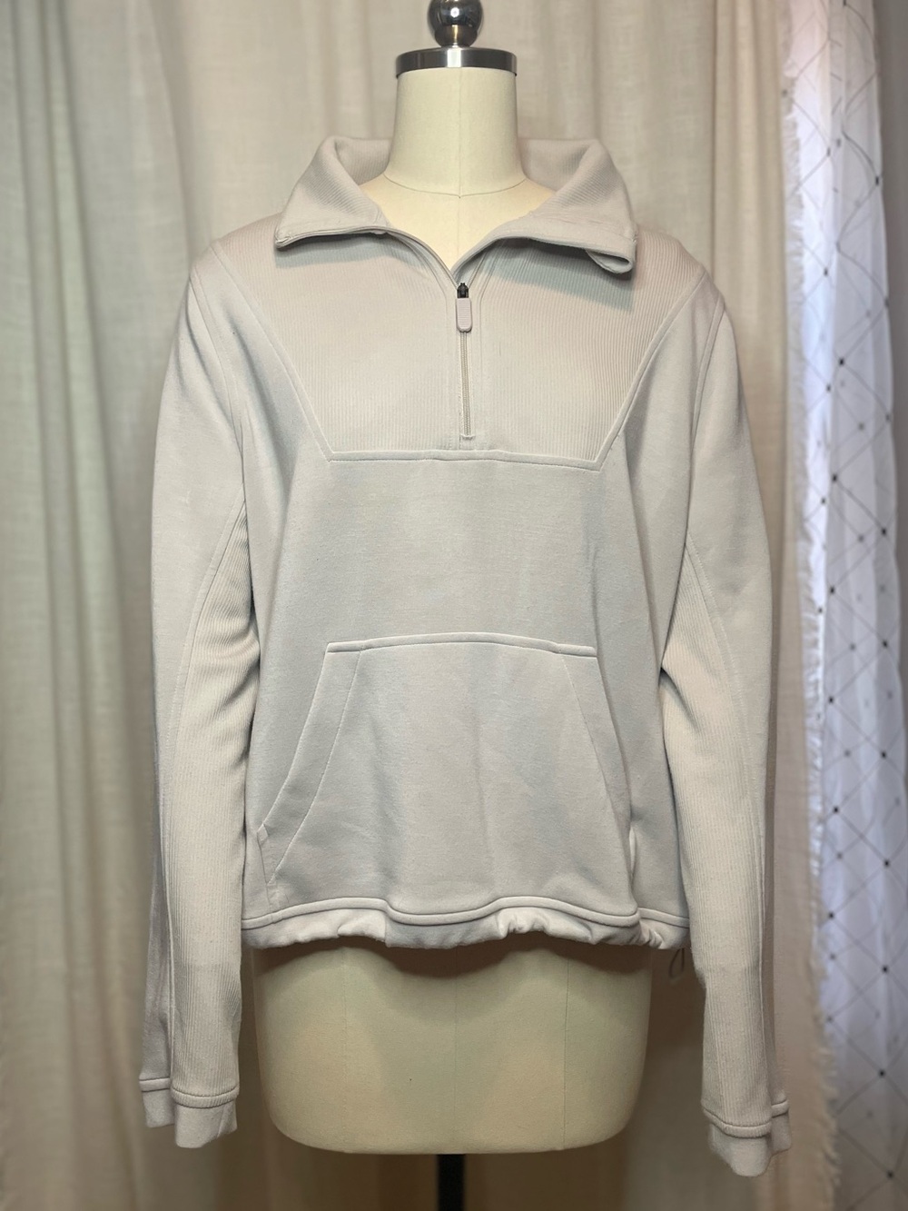 Chico's - Quarter-Zip Hoodie in White Size 4 Like New